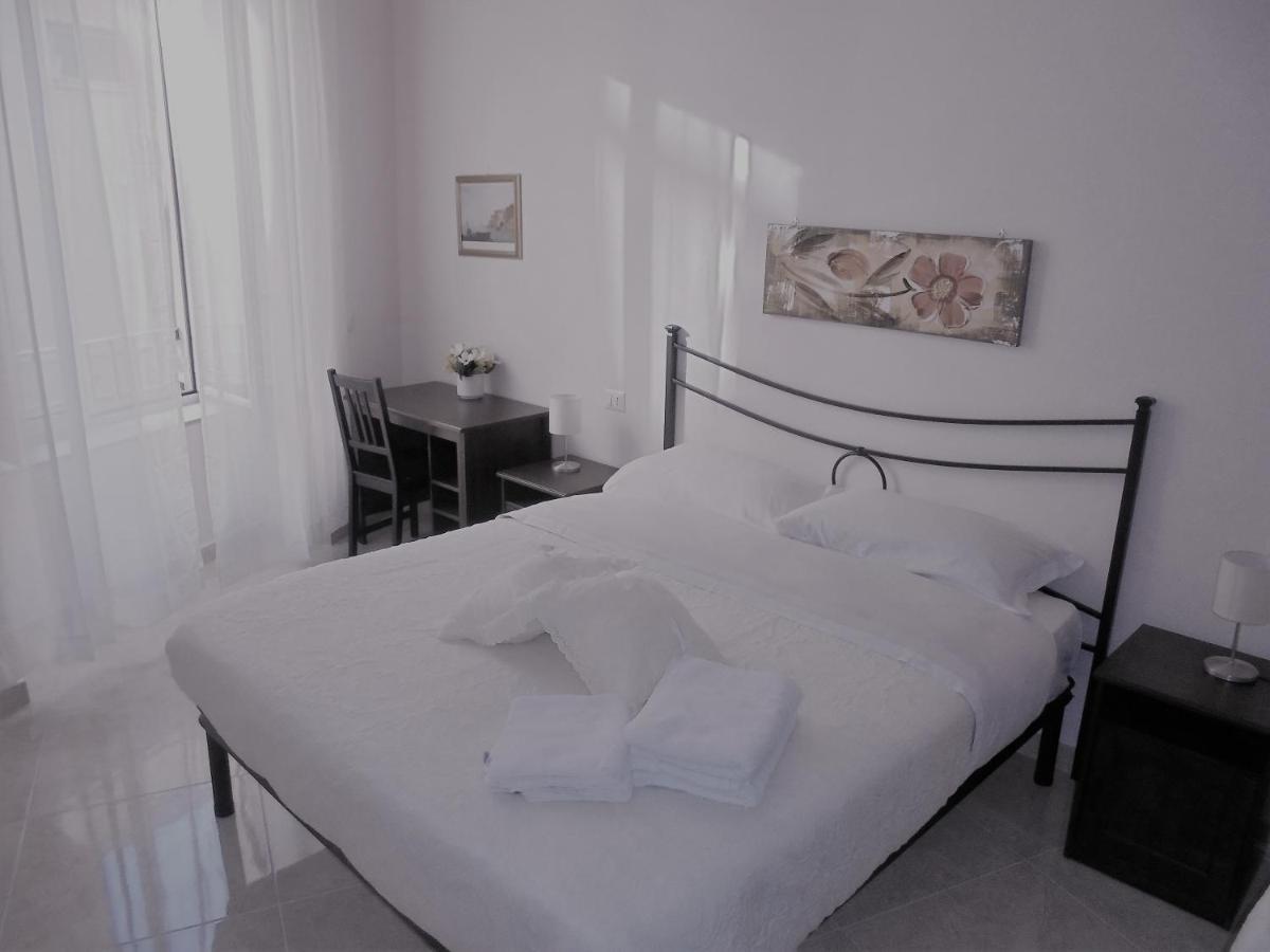 Bed & Breakfast Domusrealstella Napoli